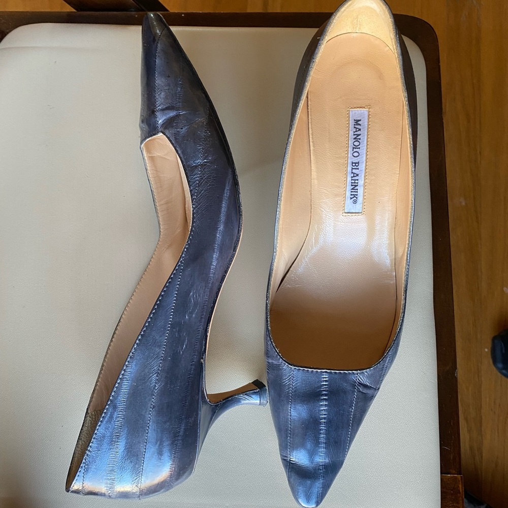 Eel Skin Manolo Blahnik Kitten Heel Pumps Deep Grey 40.5 IT 10.5 US